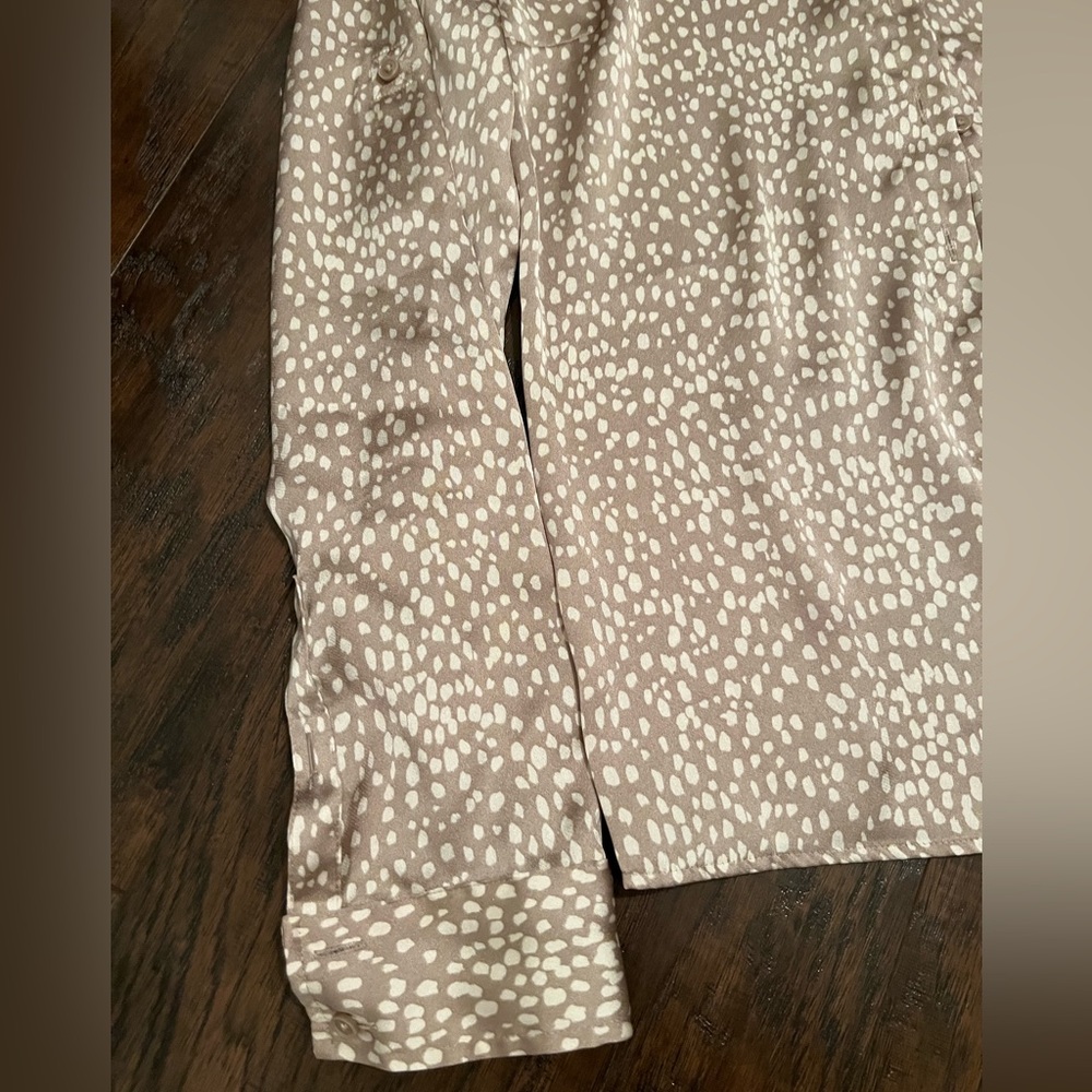 Women’s express pattern blouse - Picture 2 of 4
